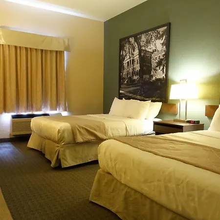 Super 8 By Wyndham Dauphin-3