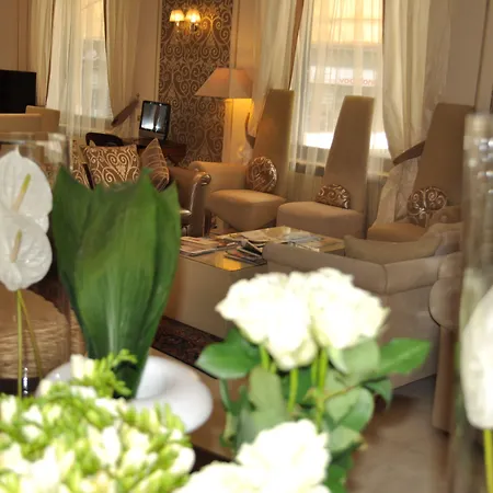 Hotel Jolanda-3