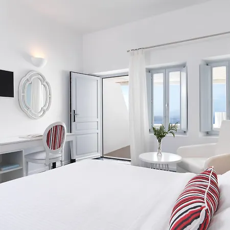 Lilium Hotel Santorini-3