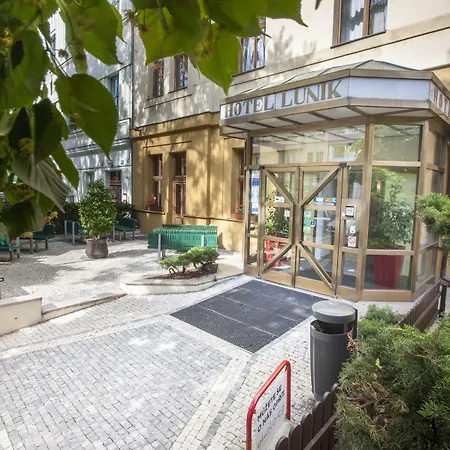Hotel Lunik-3