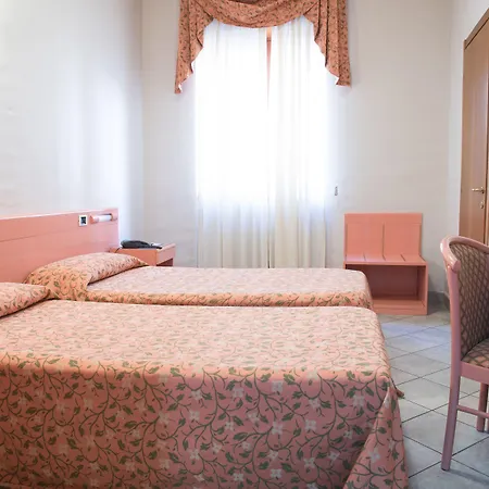 Hotel Gran Torino-2