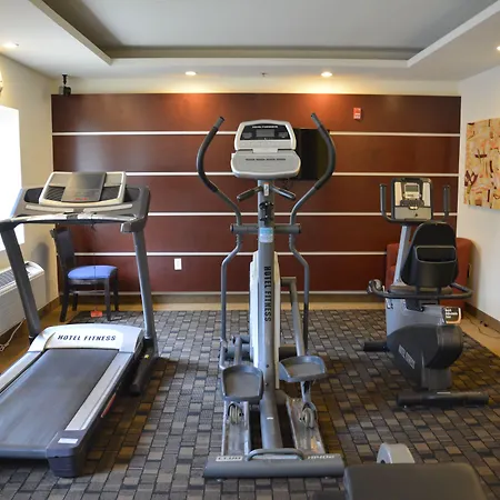 Days Inn & Suites By Wyndham Milwaukee-3