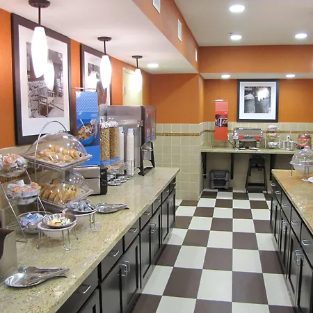 Hampton Inn & Suites Jamestown-2