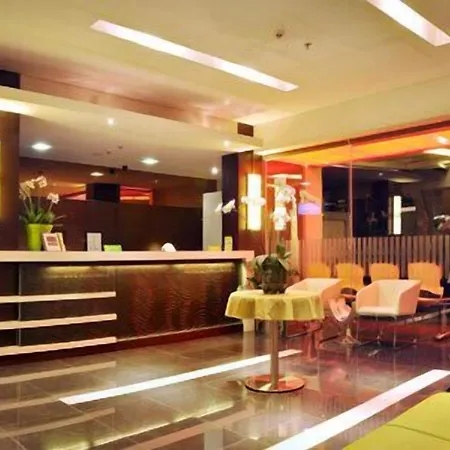 Bamboo Inn Hotel & Cafe-2