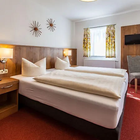 Wanderhotel Sonnebergbaude-2