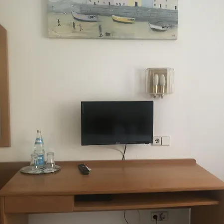 Adler Hotel Garni-3