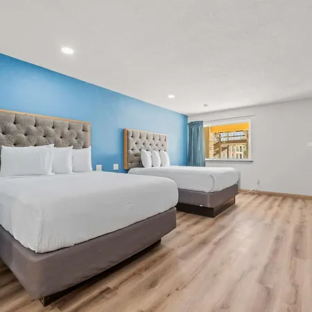Econo Lodge Inn & Suites Sealy-2