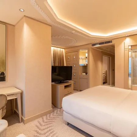 Wyndham Grand Istanbul Kalamis Marina Hotel-3