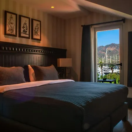 Hotel Marina Bay Goecek-2