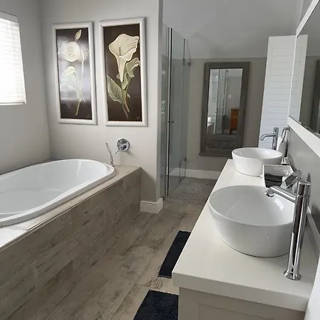 One Oak Guest House-3