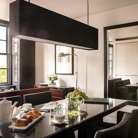 Grosvenor House Suites-3