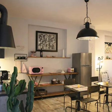Industrial Chic House - Private Parking-3