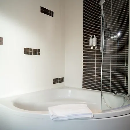 Best Western Plus Le Fairway Hotel&Spa Golf d'Arras-3