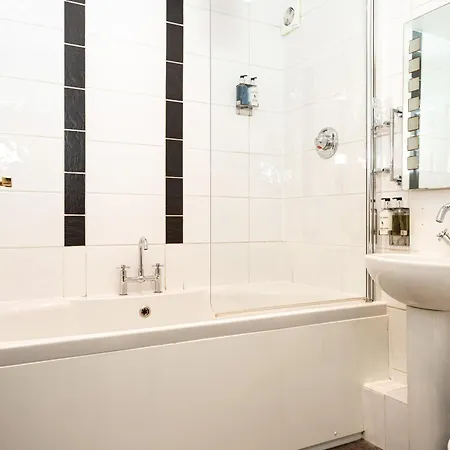 The Howbeck & The Retreat 5Min To Lake, Restaurants & To The Free Hydro Wellness Club-3