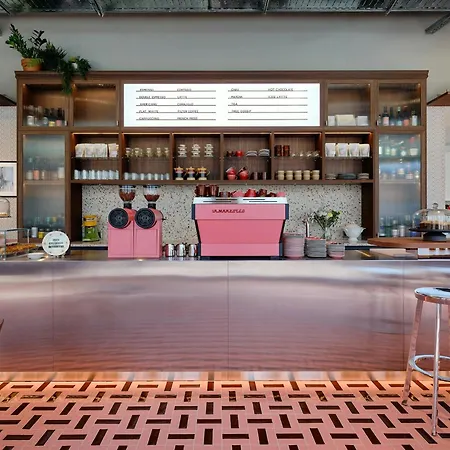 The Social Hub Barcelona Poblenou-3