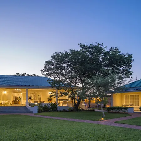 Batonka Guest Lodge-2