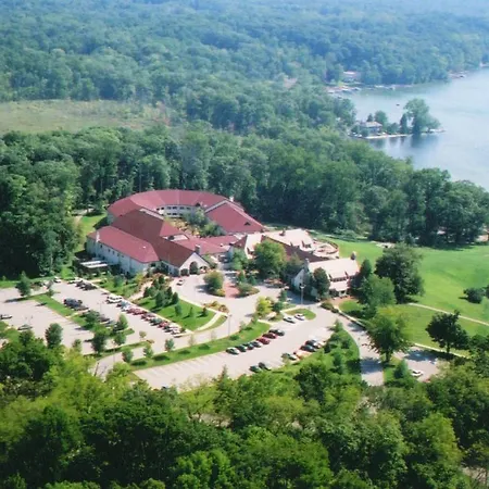 Potawatomi Inn & Cabins-3