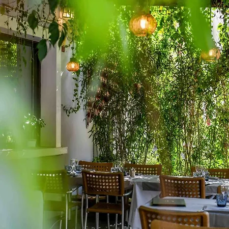 Logis Hôtel le Commerce- Darracq-3