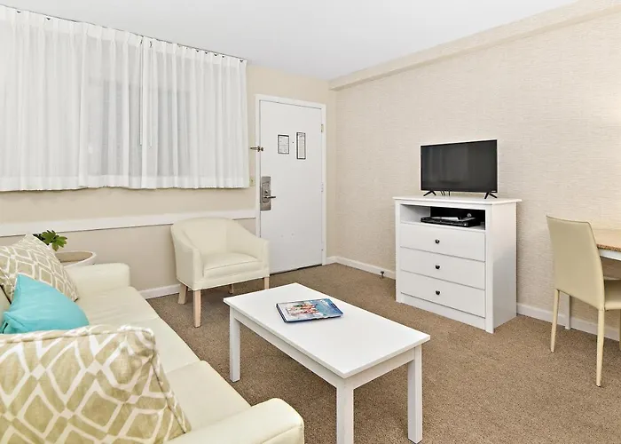 Brighton Suites Hotel