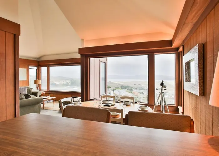 Abalone Alcove! Hot Tub! Pool Table! Amazing Views! Fast Wifi!! Dog Friendly!