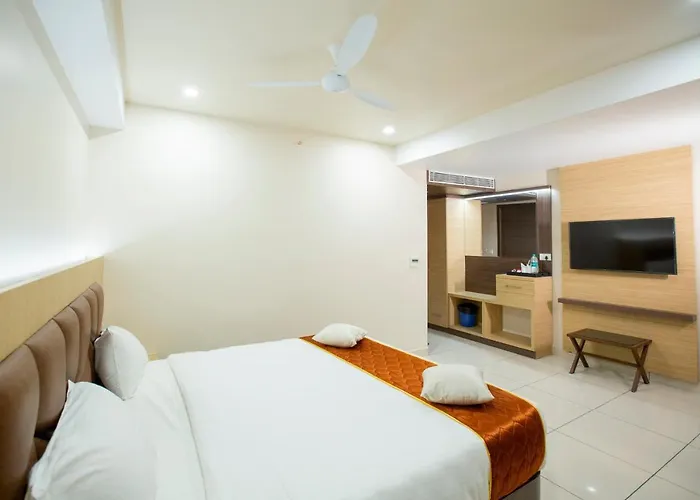Lee-Benz Ark Hotel