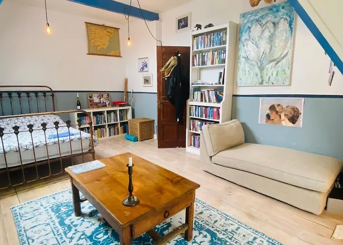 Hidden Pearl Family Home