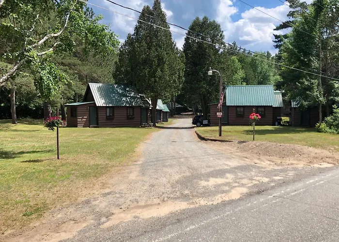 Moreno'S Adirondack Cabins