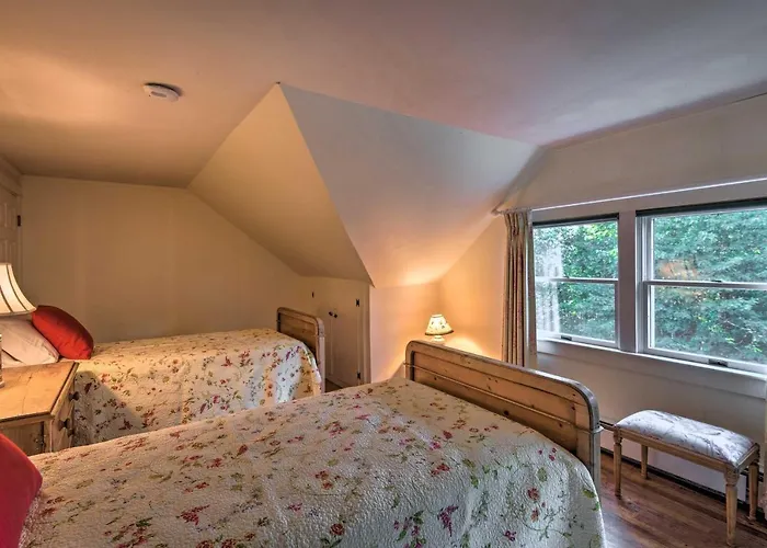 Waterfront Kennebunk Retreat On Private Beach
