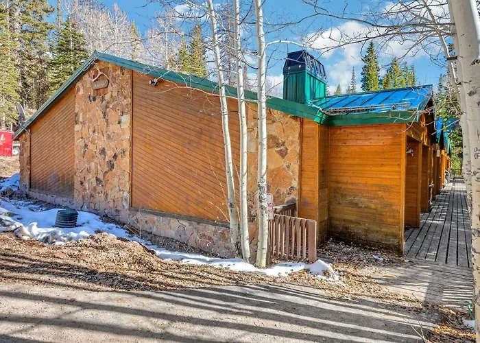 Beautiful Ski-In Ski-Out Condo Located On The Eagle Point Resort! Condo