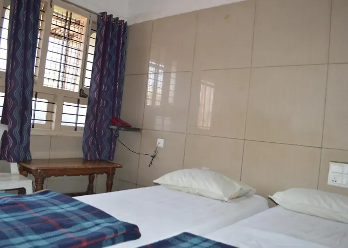 Mourya Deluxe A/C Lodge