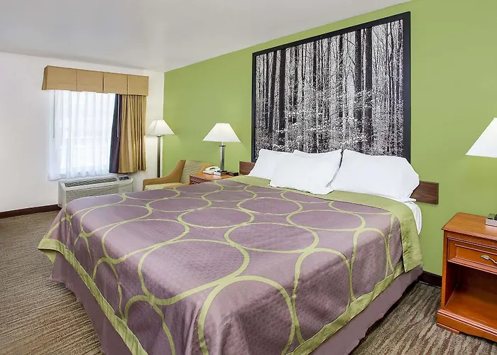 Super 8 By Wyndham Cave City