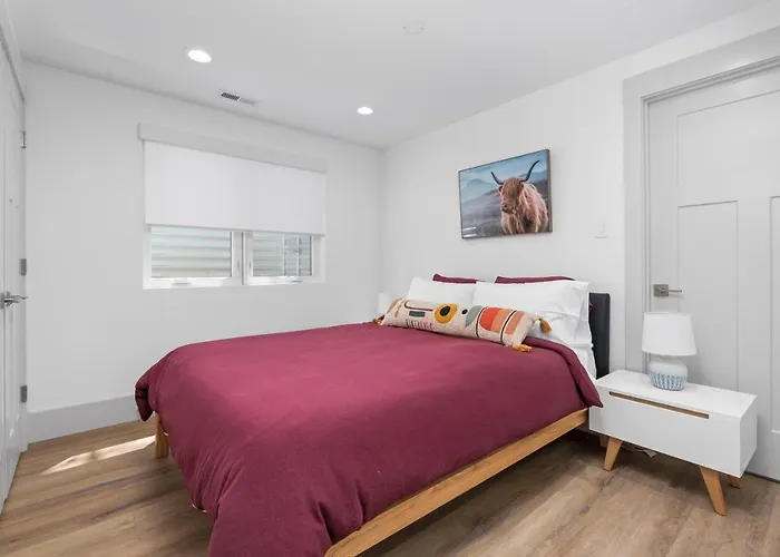 New Mountain Retreat With Hot Tub & Putting Green