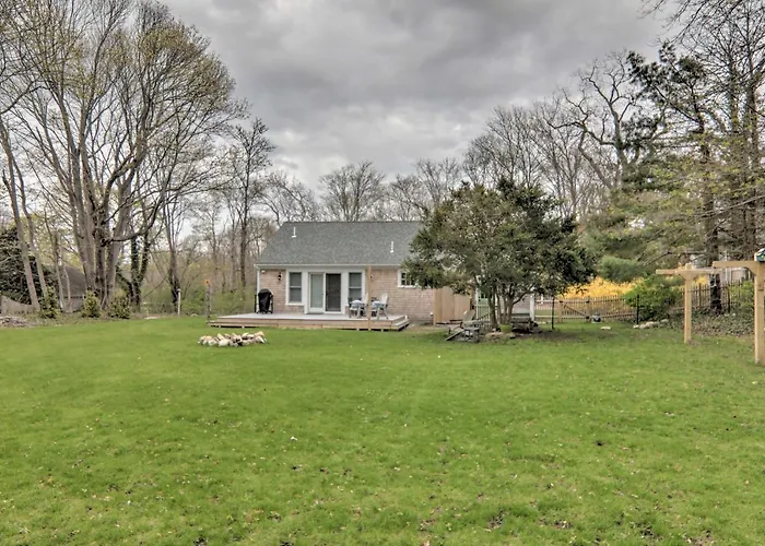 Walk To Beach! Cape Cod Cottage W/ Fire Pit