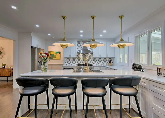 'Casa Real' ~ Expansive Woodstock House W/ Hot Tub