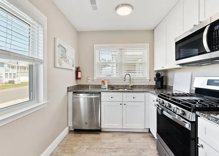 Spectacular 3 Bedroom Condo One Block To The Beach