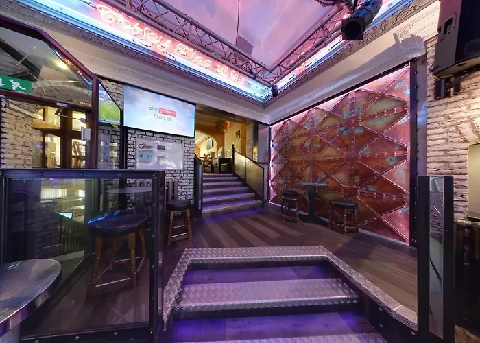 The George Hotel