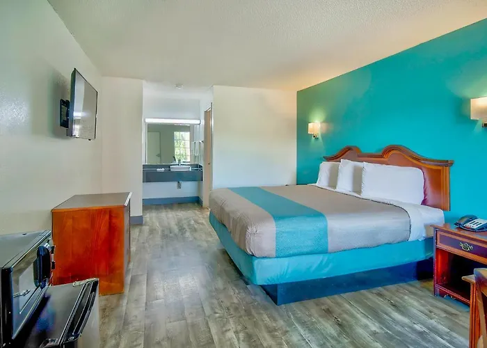 Motel 6-Grand Rivers, Ky