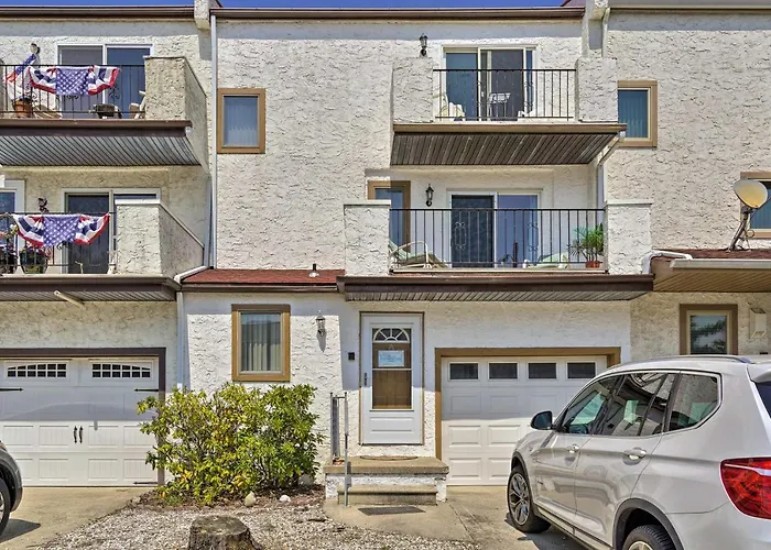Brigantine Retreat W/ Balconies - Walk To Beach!