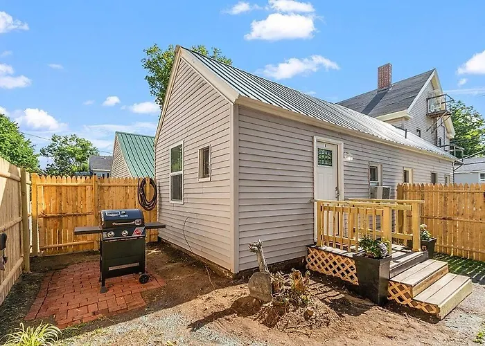 New!! Lovely Unit W/ Private Hot Tub And Patio!