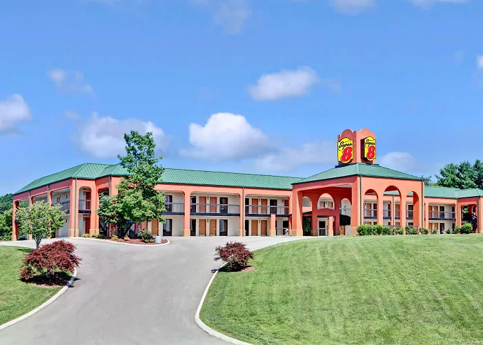 Super 8 By Wyndham Knoxville East