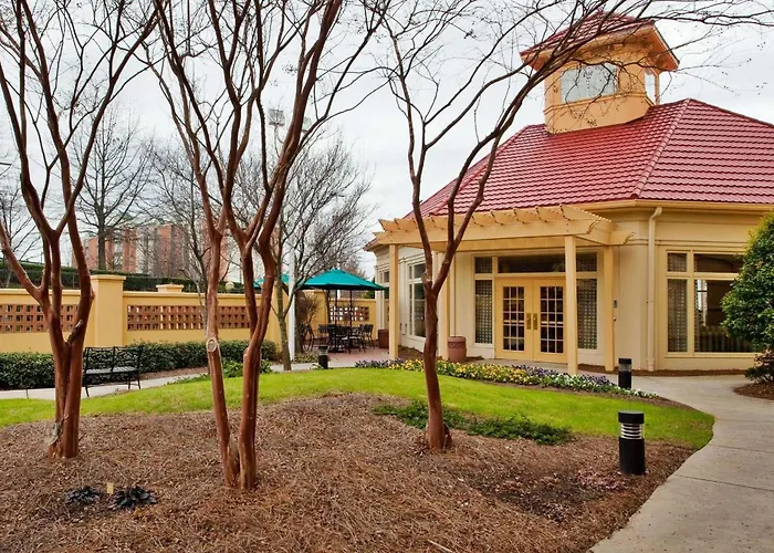 La Quinta By Wyndham Haywood Mall-Near Greenville Downtown