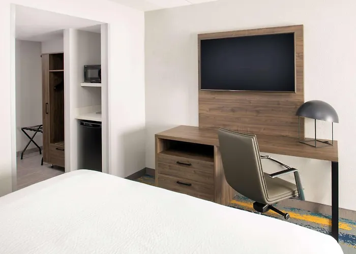 La Quinta Inn & Suites By Wyndham Spokane Downtown