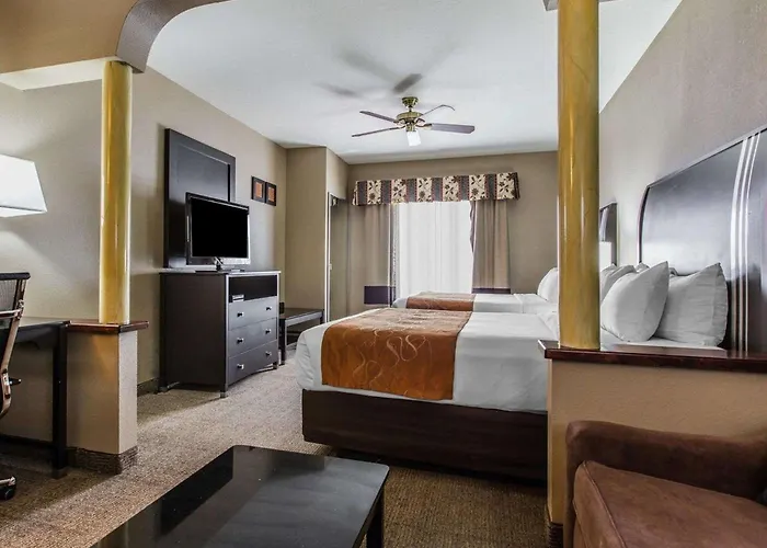 Comfort Suites Bakersfield