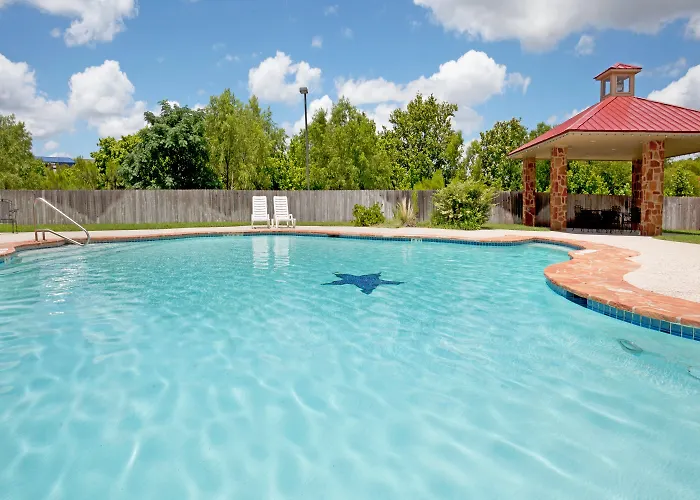 Holiday Inn Express & Suites Kerrville