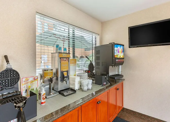 Quality Inn & Suites Oceanside Near Camp Pendleton