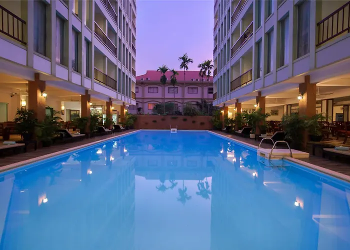 Smiling Hotel