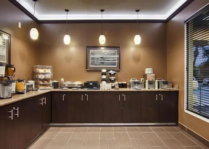 Best Western Plus Seawall Inn & Suites By The Beach