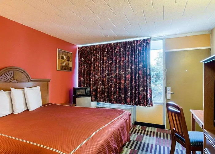 Rodeway Inn University