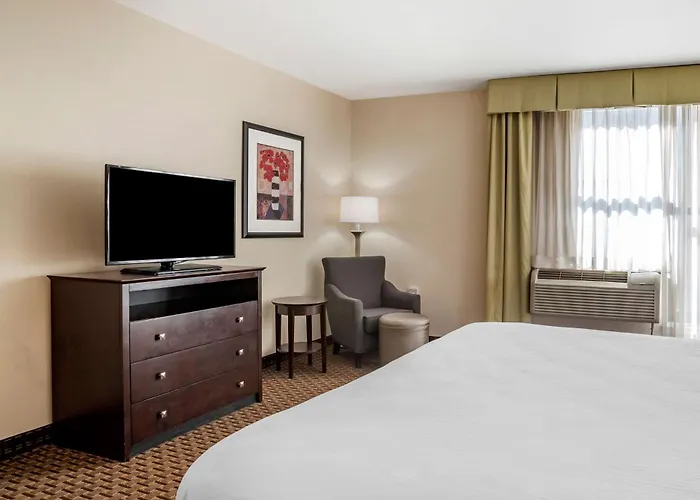 Best Western Plus Philadelphia Airport South - At Widener University
