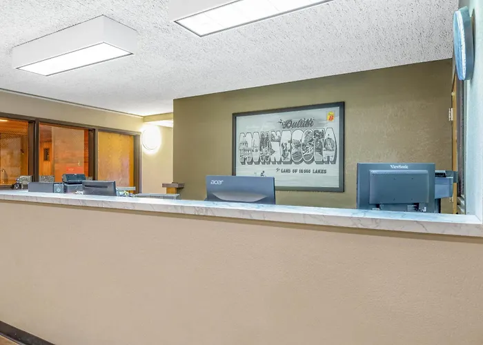 Super 8 By Wyndham Duluth